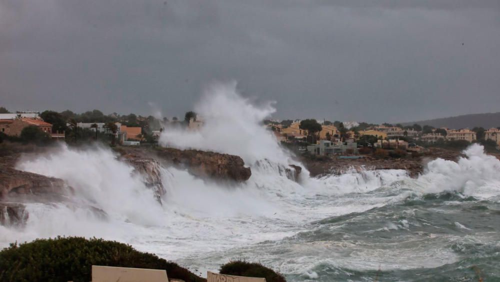 Sturm "Ana" fegt über Mallorca hinweg