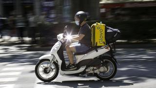 Glovo contratará directamente a 2.000 'riders' y complementará su flota con autónomos