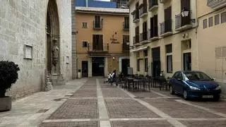 La Colegiata de Gandia se cansa de los balonazos en la plaza dels Apòstols