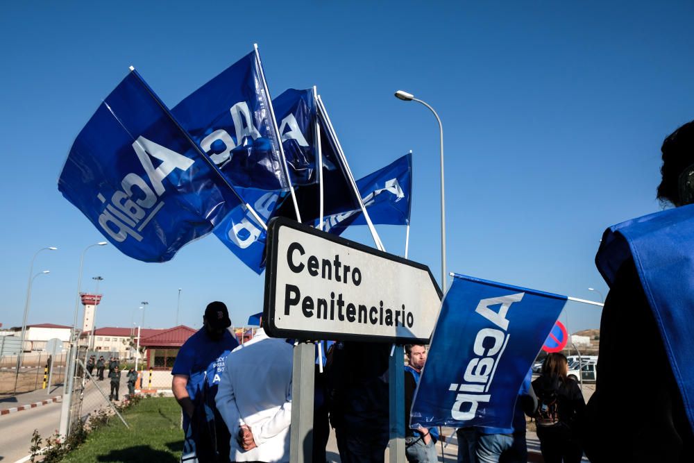 Tensión en la cárcel de Villena por la protesta de los funcionarios