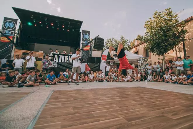 Entrada gratis y alfombra roja: Espartinas pone a Sevilla en el mapa del freestyle fútbol con el Campeonato de España