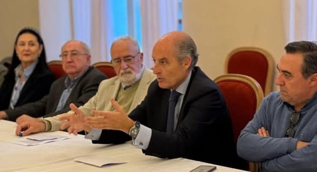 Francisco Camps interviene en el Casino de Agricultura, este lunes.