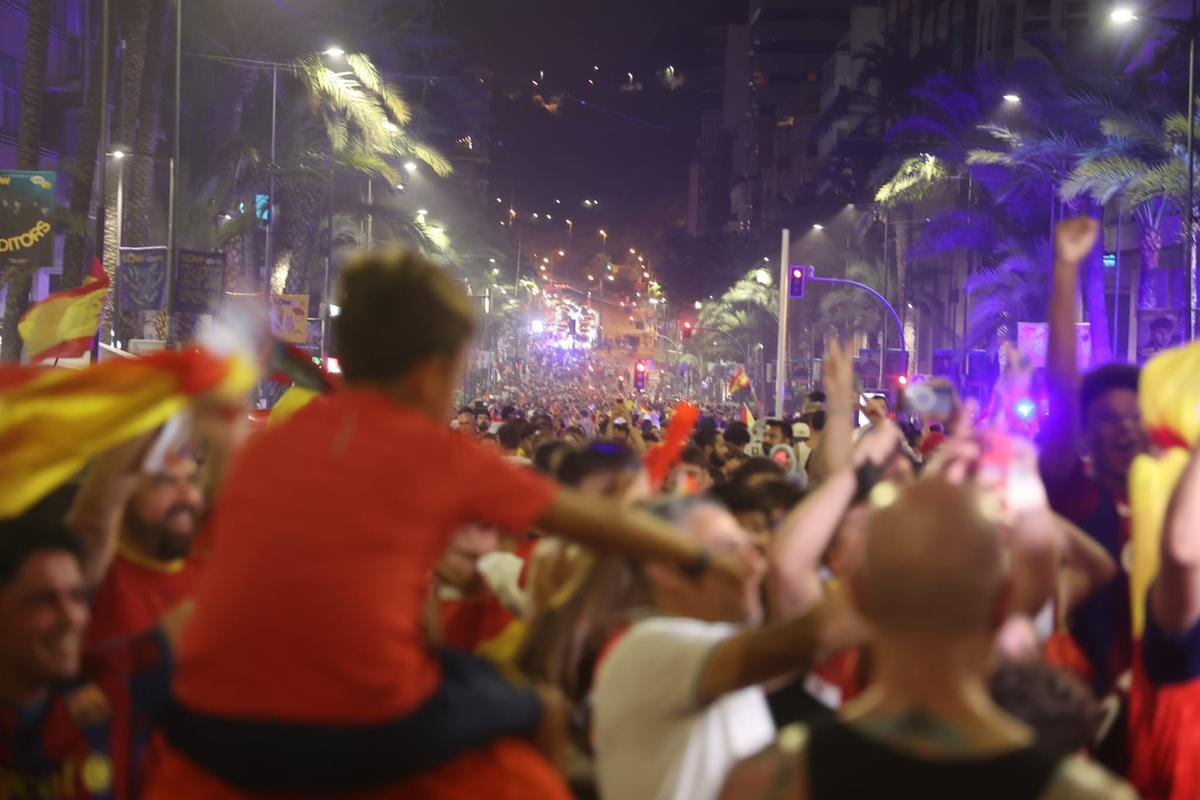 Las mejores imágenes de la celebración de la victoria de España en Alicante