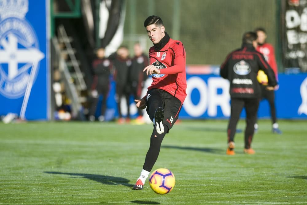 Los jugadores se han entrenado a las órdenes de Natxo González en el penúltimo entrenamiento de la semana antes del partido del sábado en Riazor.