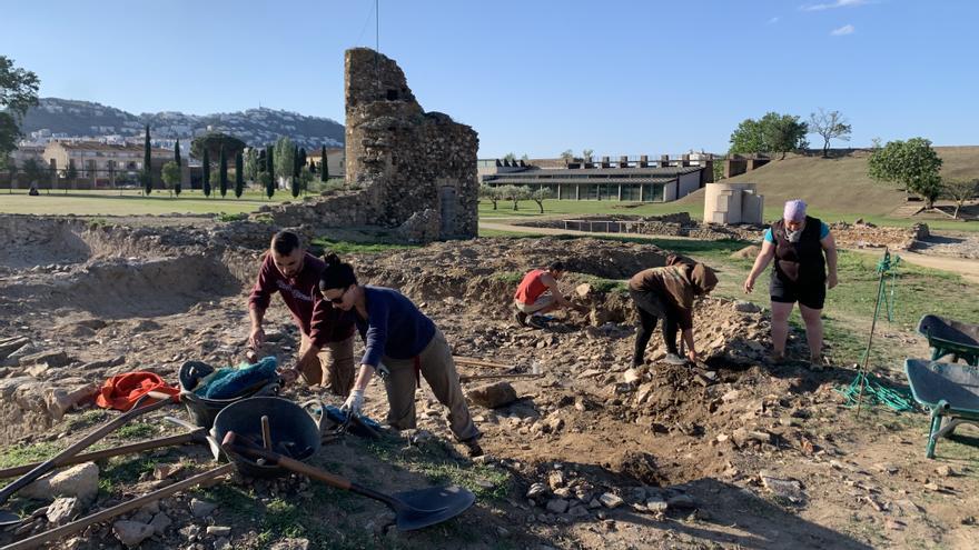 Nova campanya arqueològica per continuar descobrint la vila medieval de la Ciutadella de Roses