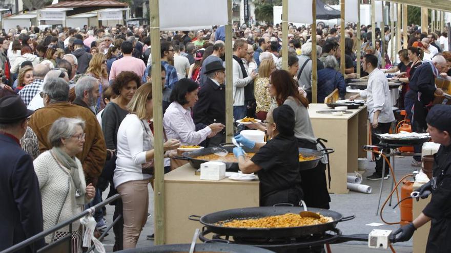 La plaza del Ayuntamiento, un gran &#039;sequer urbà&#039; de arroz