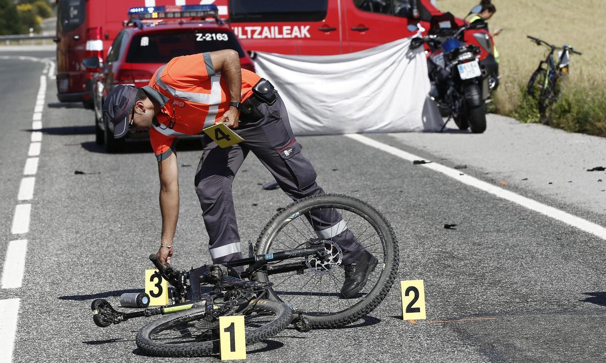 MUERE UN CICLISTA ATROPELLADO EN ERICE DE IZA (NAVARRA)