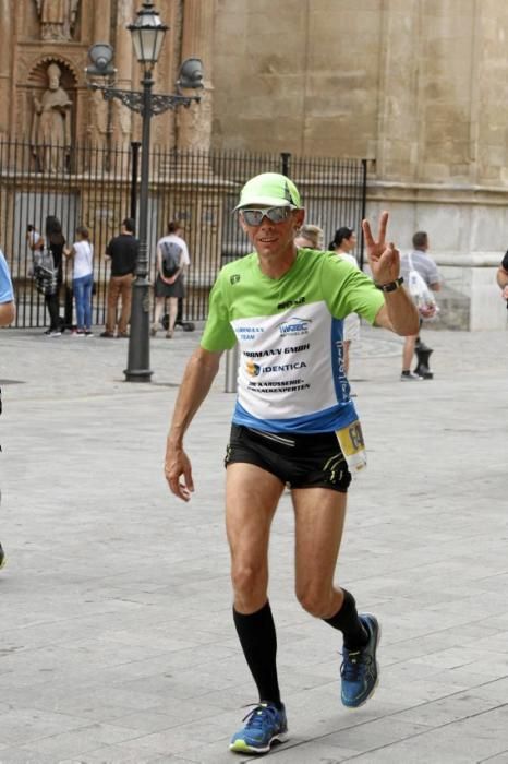 9.000 Läufer aus 49 Ländern gingen am Sonntag den 15.10. an den Start. In der Marathon Disziplin gingen die Deutschen leer aus.