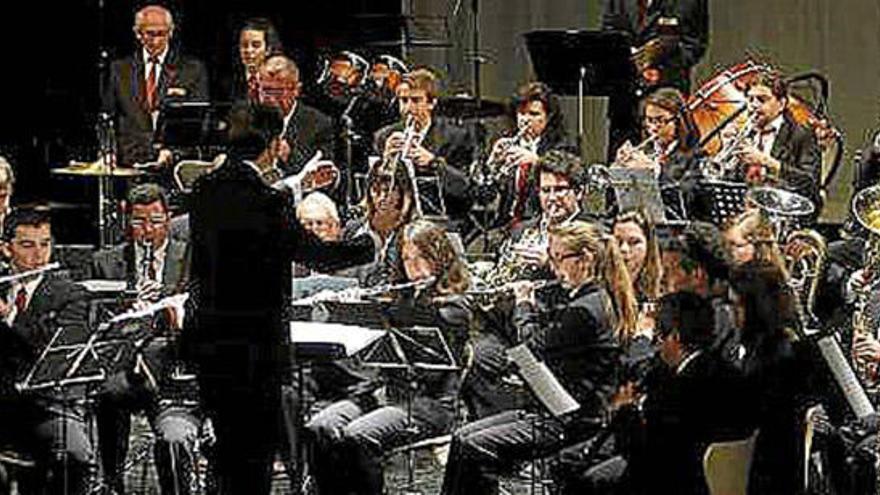 La banda municipal de Santa Eulària, durante un concierto.