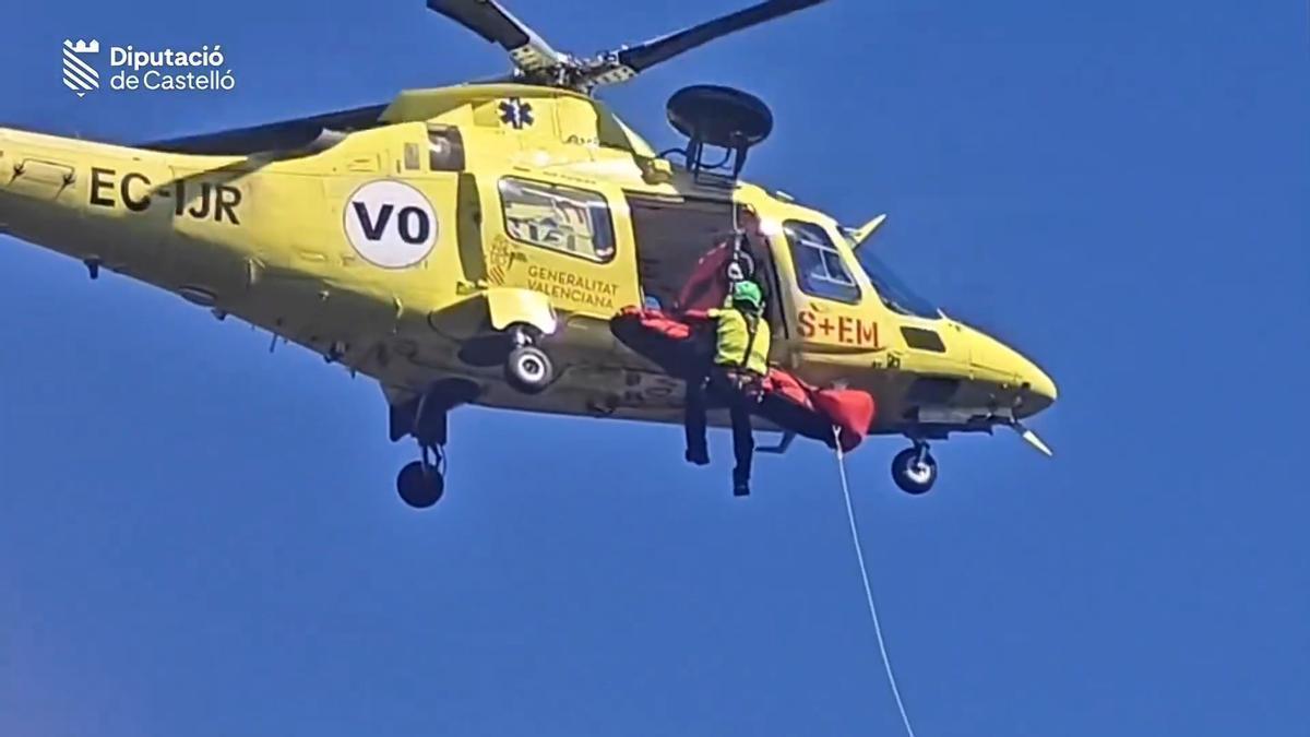 Rescate en helicóptero de una mujer en l'Alcora