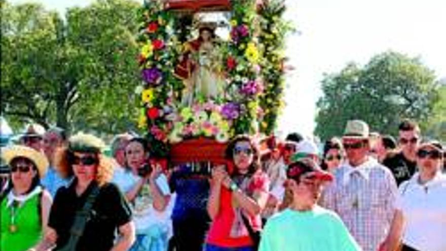 Los hinojoseños celebran las fiestas de la Virgen de la Antigua