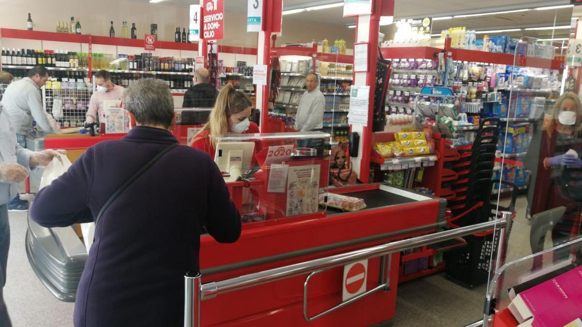 Supermercados Deza adelanta media hora el cierre para adaptarse a la afluencia de público por las medidas anticovid