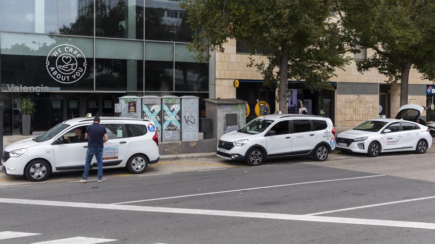 La Generalitat suma 600 taxis en dos meses ante la falta de oferta