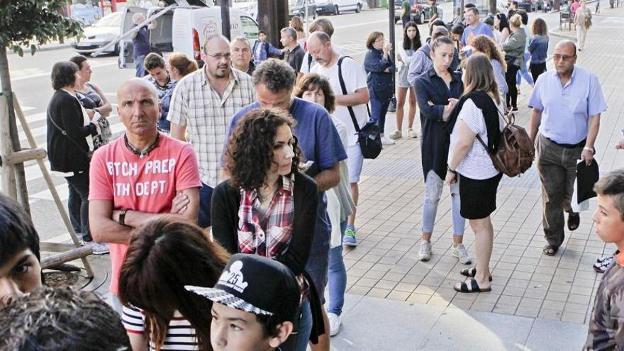 Empieza el programa de intercambio de libros de texto de Gijón