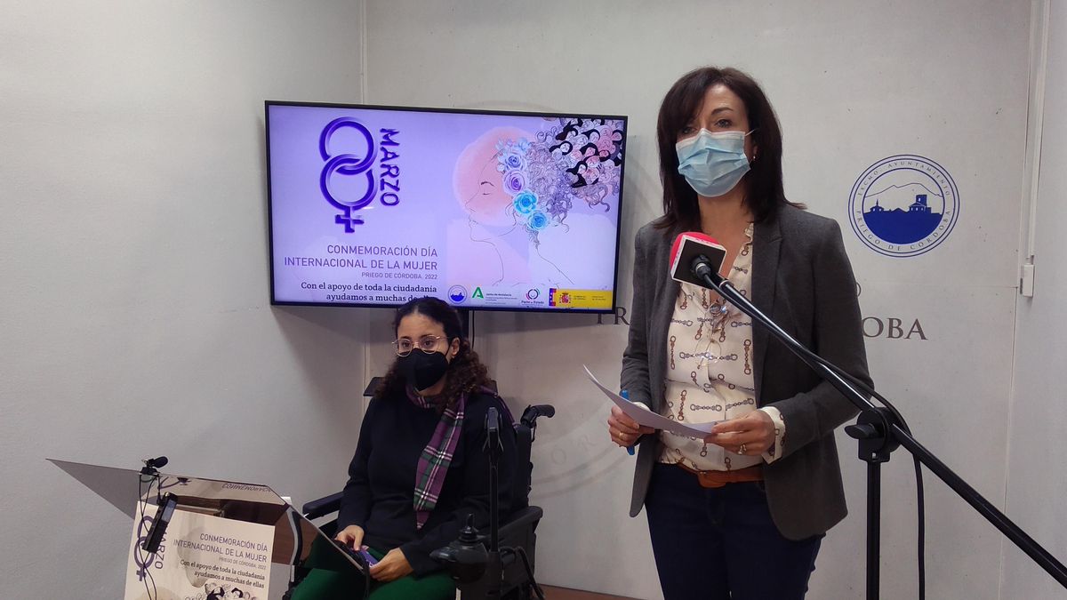 María Luisa Ceballos da a conocer los actos del 8M en Priego.