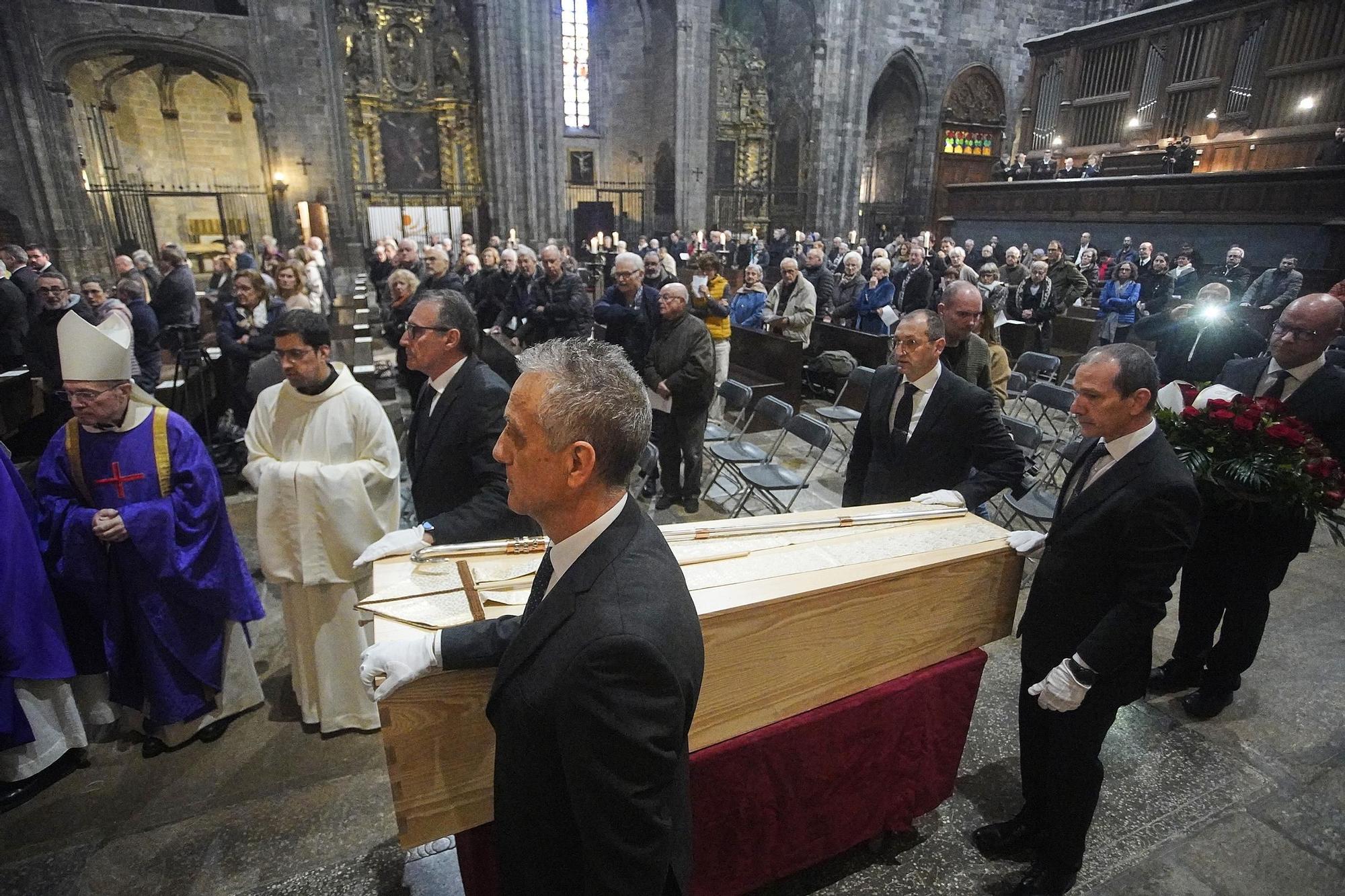 La Catedral de Girona s'omple per acomiadar el bisbe Carles Soler
