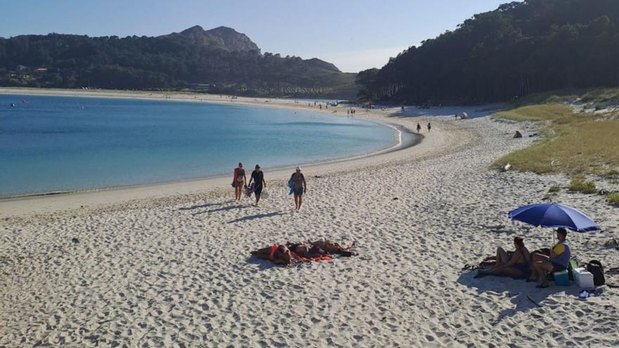 La playa de Rodas, uno de los grandes reclamos de Cíes, ayer, a última hora de la tarde.