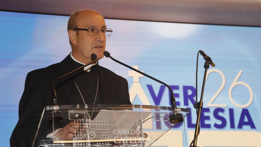 El obispo de Córdoba se posiciona junto al Papa León XIV y defiende 