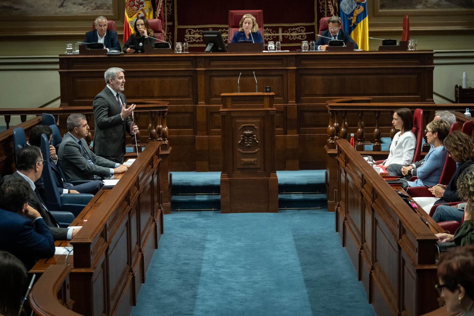 Pleno del Parlamento de Canarias