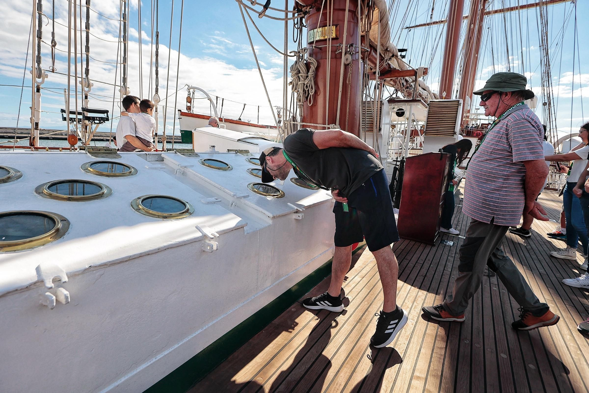 Queues outside the Juan Sebatián Elcano, the ship on which Princess Leonor was trained