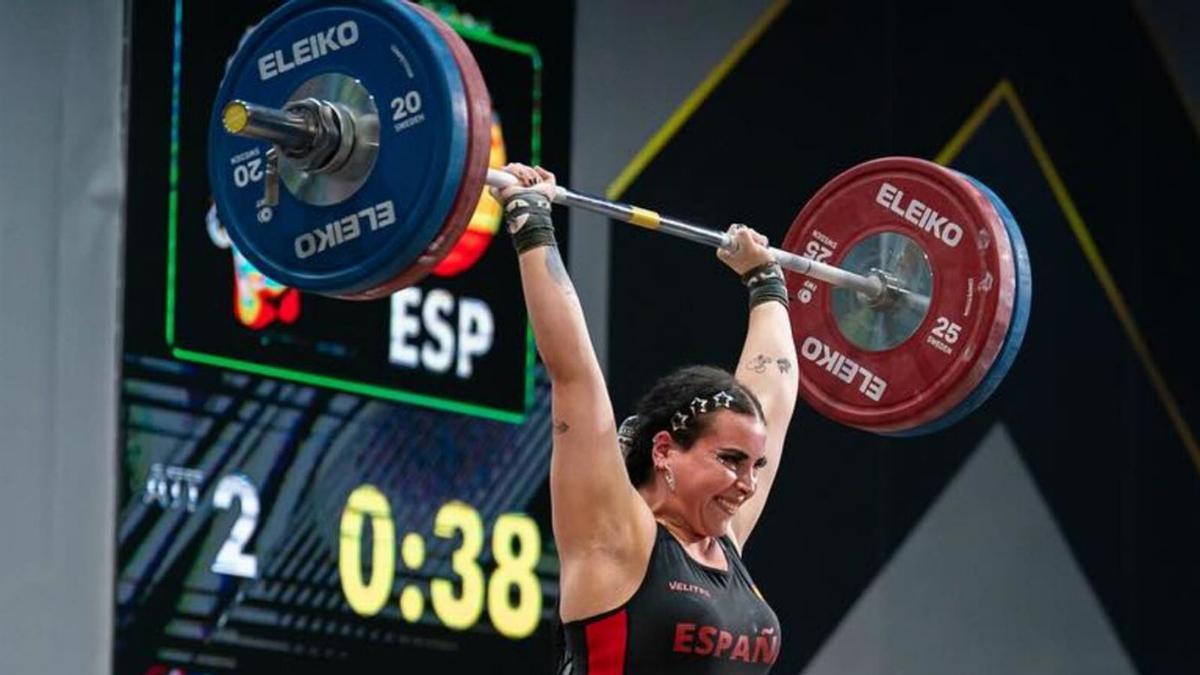 Irene Blanco, sobre la tarima en el Campeonato de Europa sub 23 de Durrës.