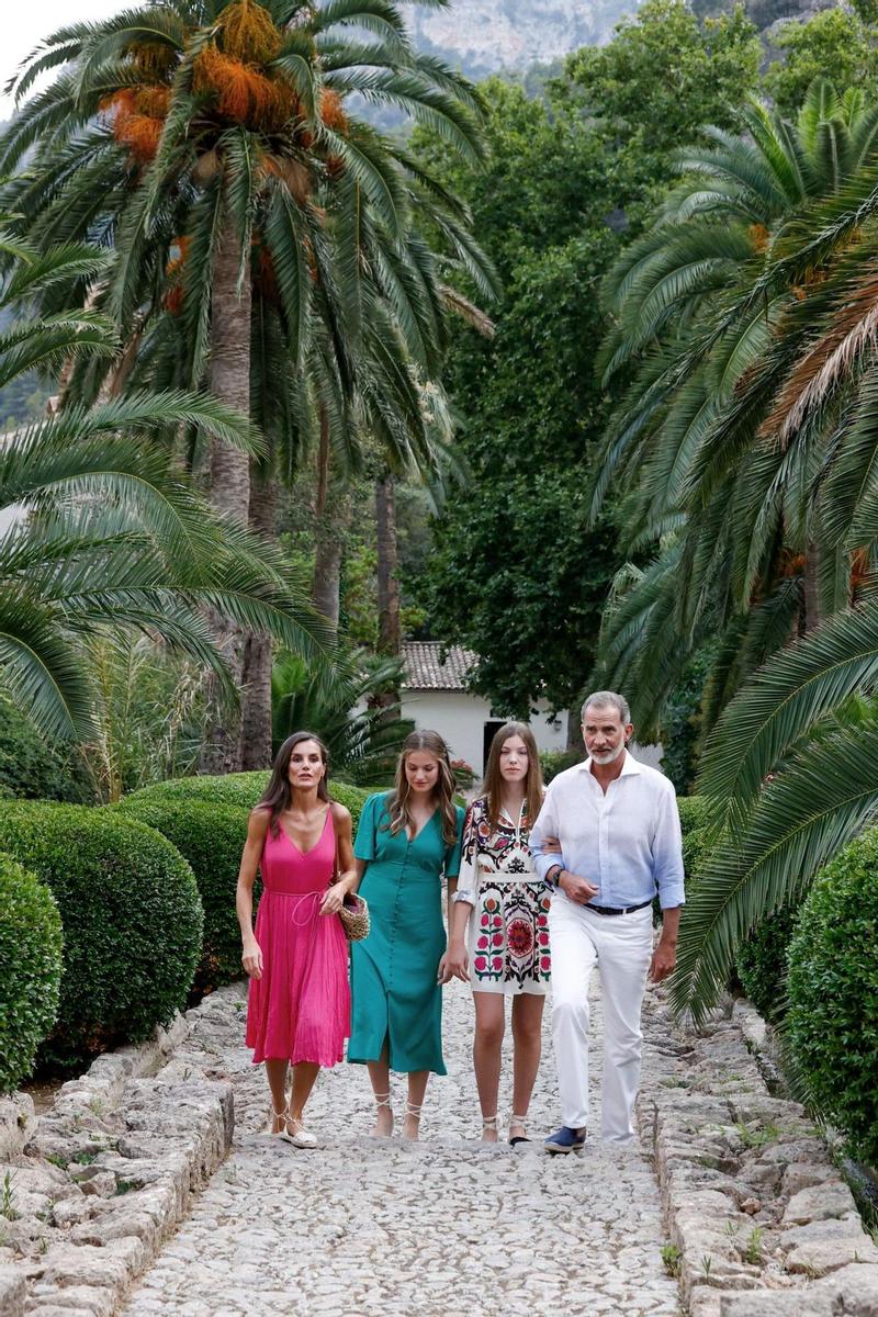 El posado de la familia real en los Jardines de Alfàbia en Bunyola, Mallorca