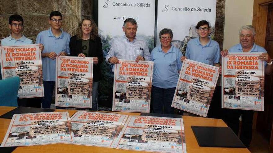 Membros da organización e do goberno municipal presentaron a festa no consistorio.