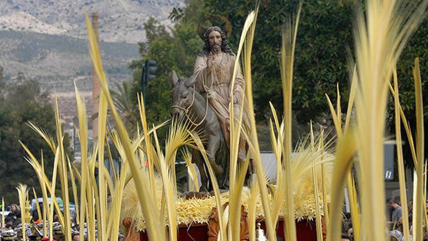 La Semana Santa ilicitana tiene en el Domingo de Ramos uno de los momentos más especiales.