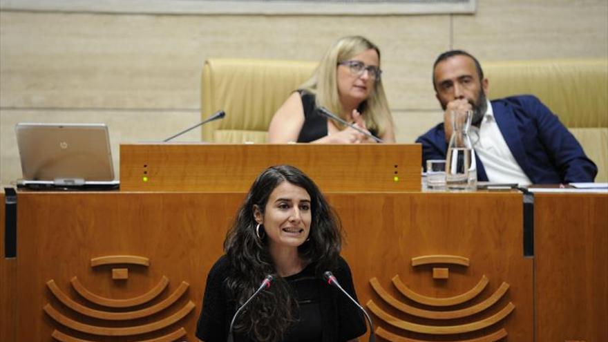 La Asamblea amplía la Mesa a ocho miembros para que entre Podemos