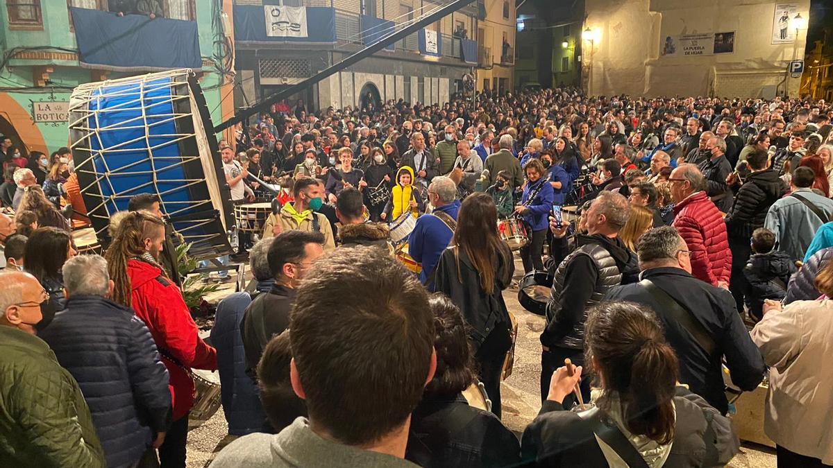 Momento de la Rompida de la Hora en Samper de Calanda.