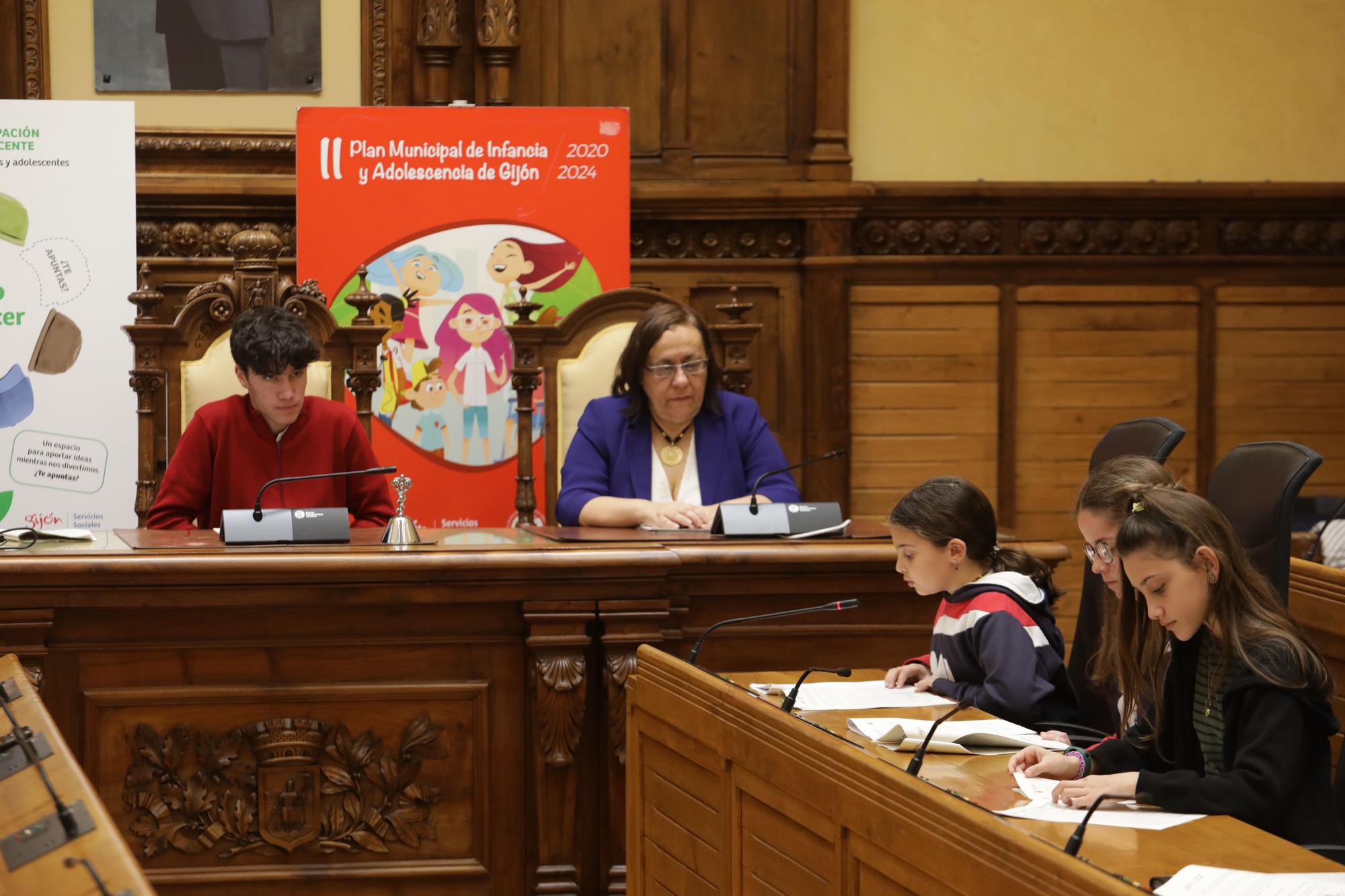 En imágenes: El Pleno infantil en el Ayuntamiento de Gijón