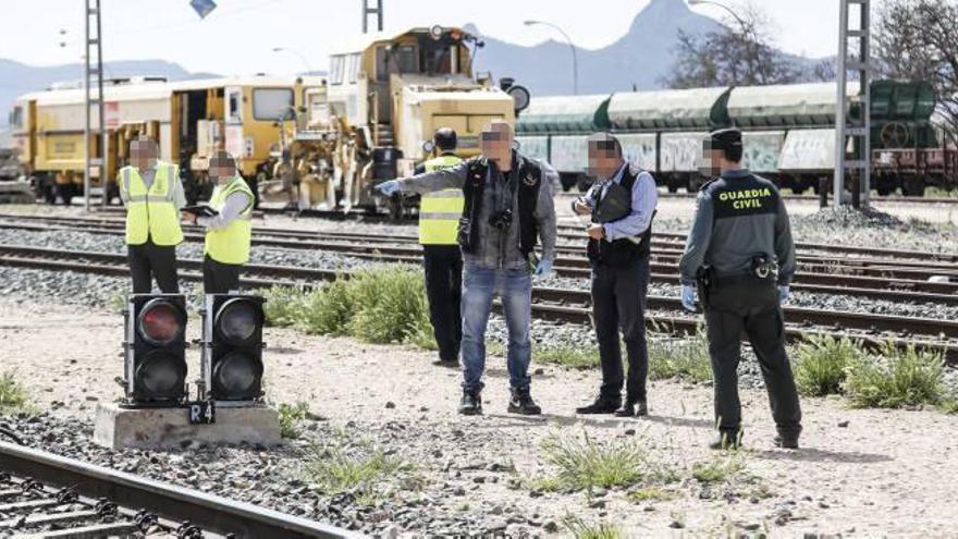 Fallece arrollado por un tren en un paso a nivel para peatones en Villena