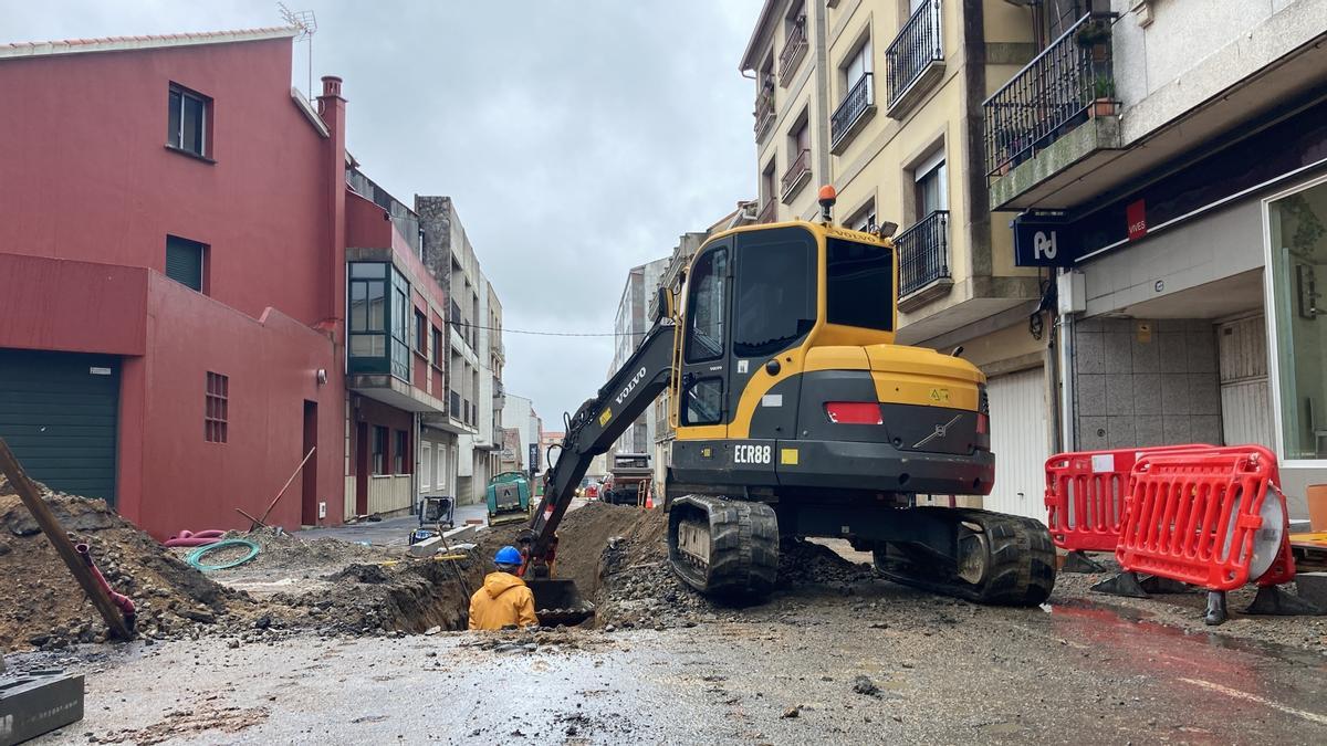 La apertura de zanjas para la colocación de nuevas tuberías.