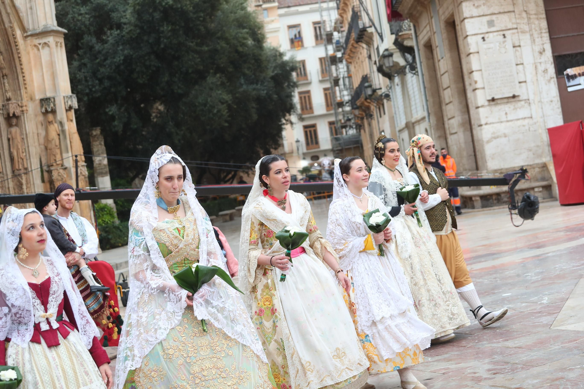 Búscate en el primer día de ofrenda por la calle de la Paz (entre las 15:30 a las 17:00 horas)