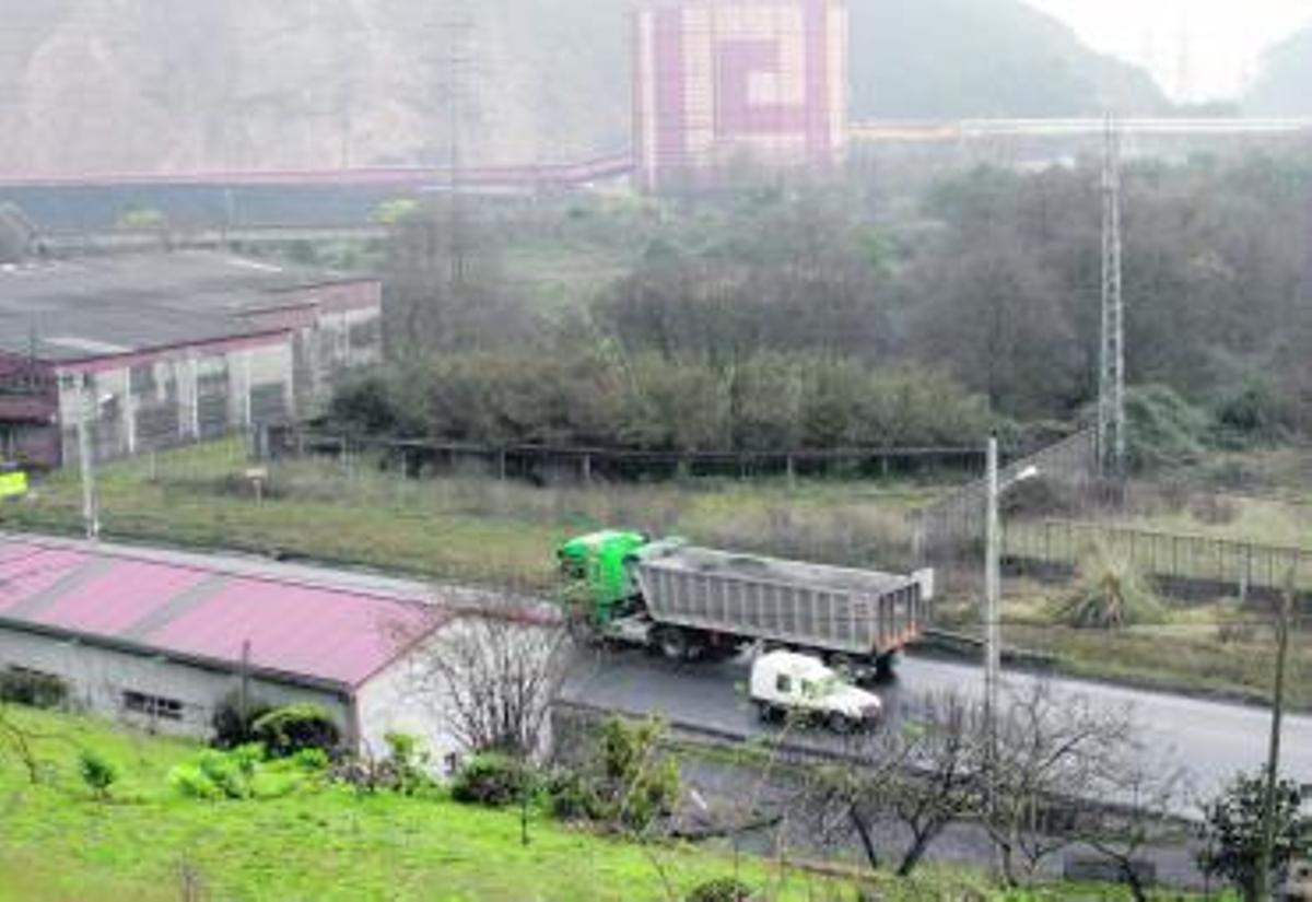 Actual carretera de acceso a Aboño.