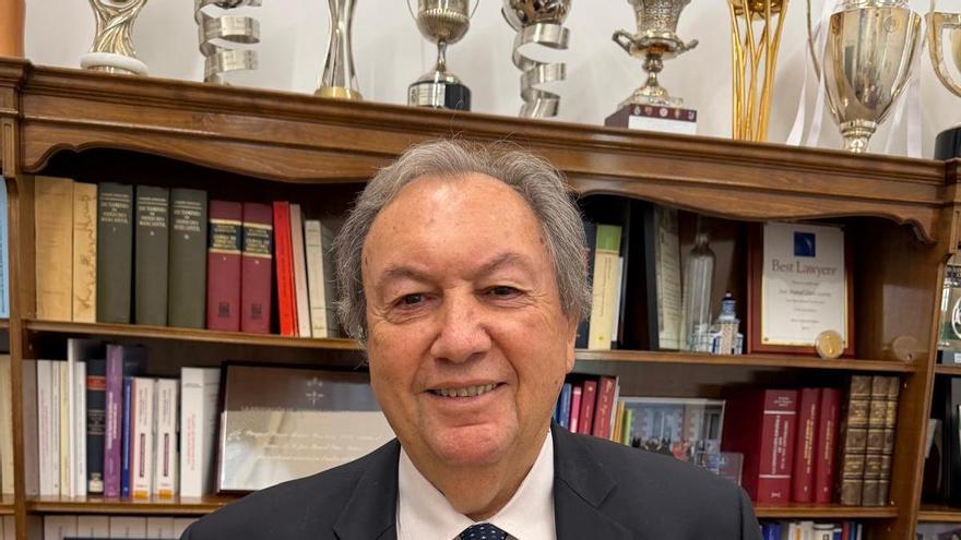 José Manuel Otero Lastres: "Ya no escribo para que me lean, escribo para tranquilizarme"