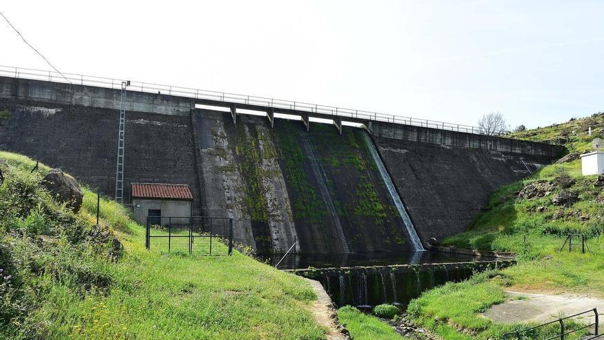 Fotogalería | Imágenes de la presa que abastece a Villar y Oliva de Plasencia