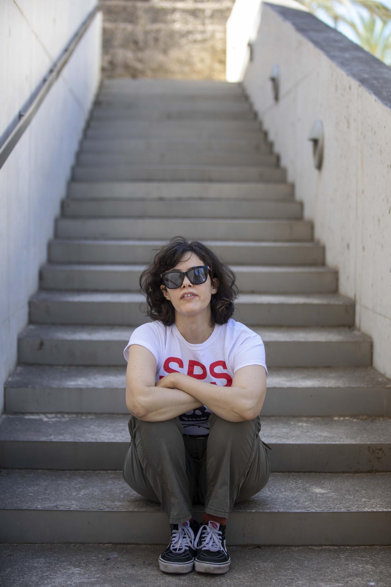 Omi, en las escaleras de Es Baluard