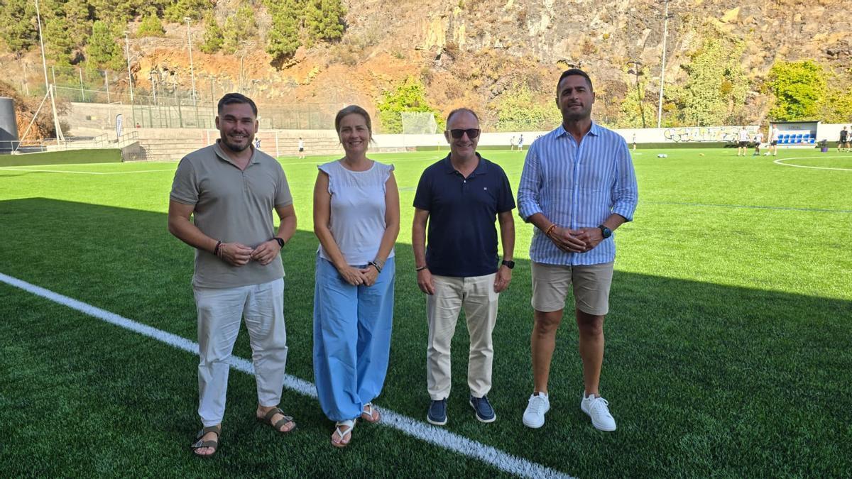 Visita al estadio de Tijarafe.