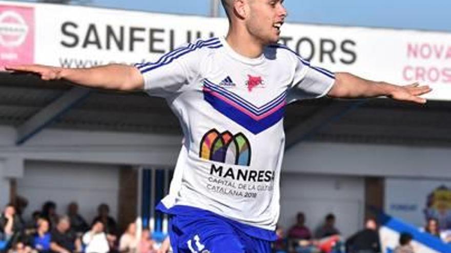 Albet celebra el primer gol del Gimnàstic, a les acaballes del primer temps