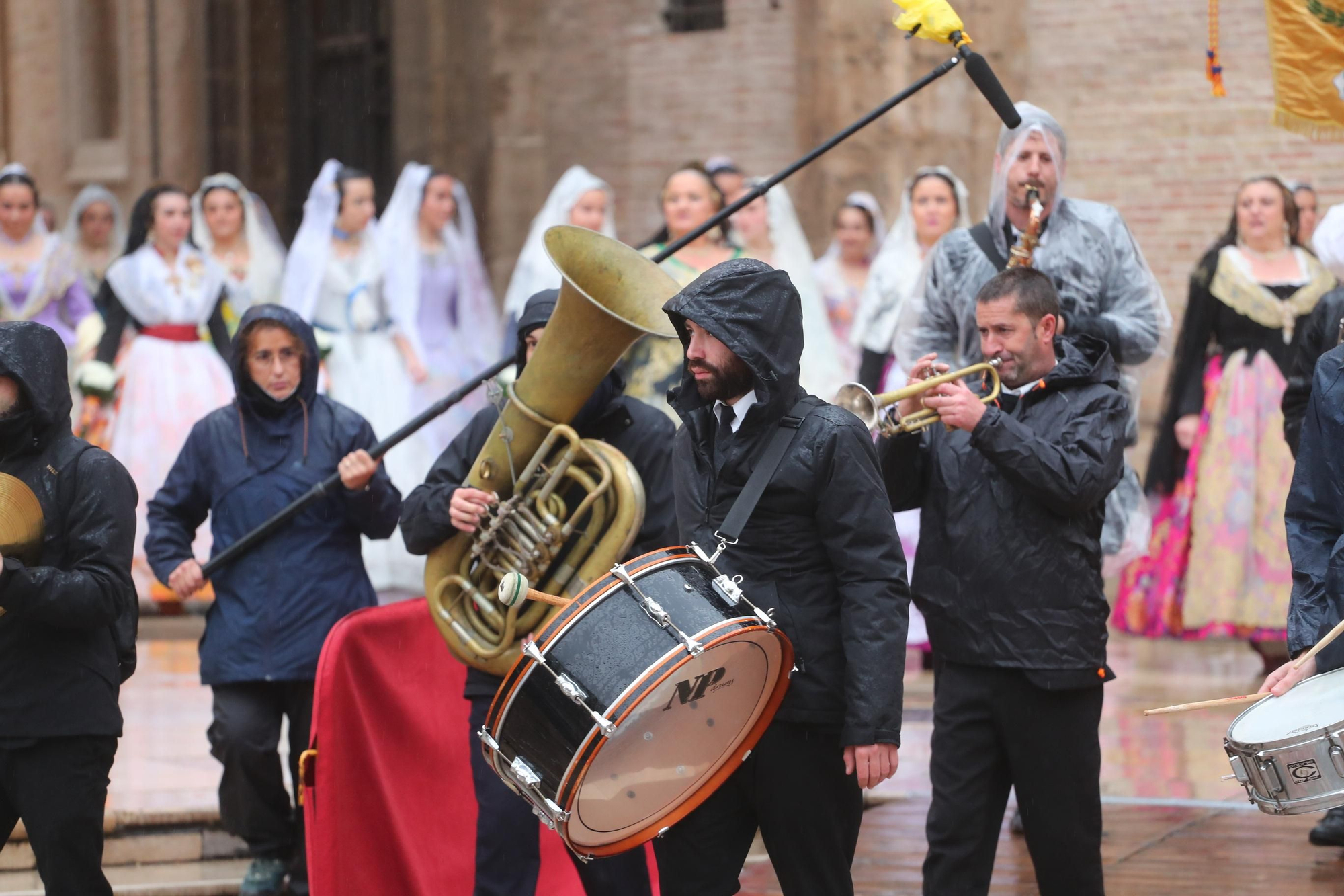 Búscate en el primer día de ofrenda por la calle de la Paz (entre las 17:00 a las 18:00 horas)