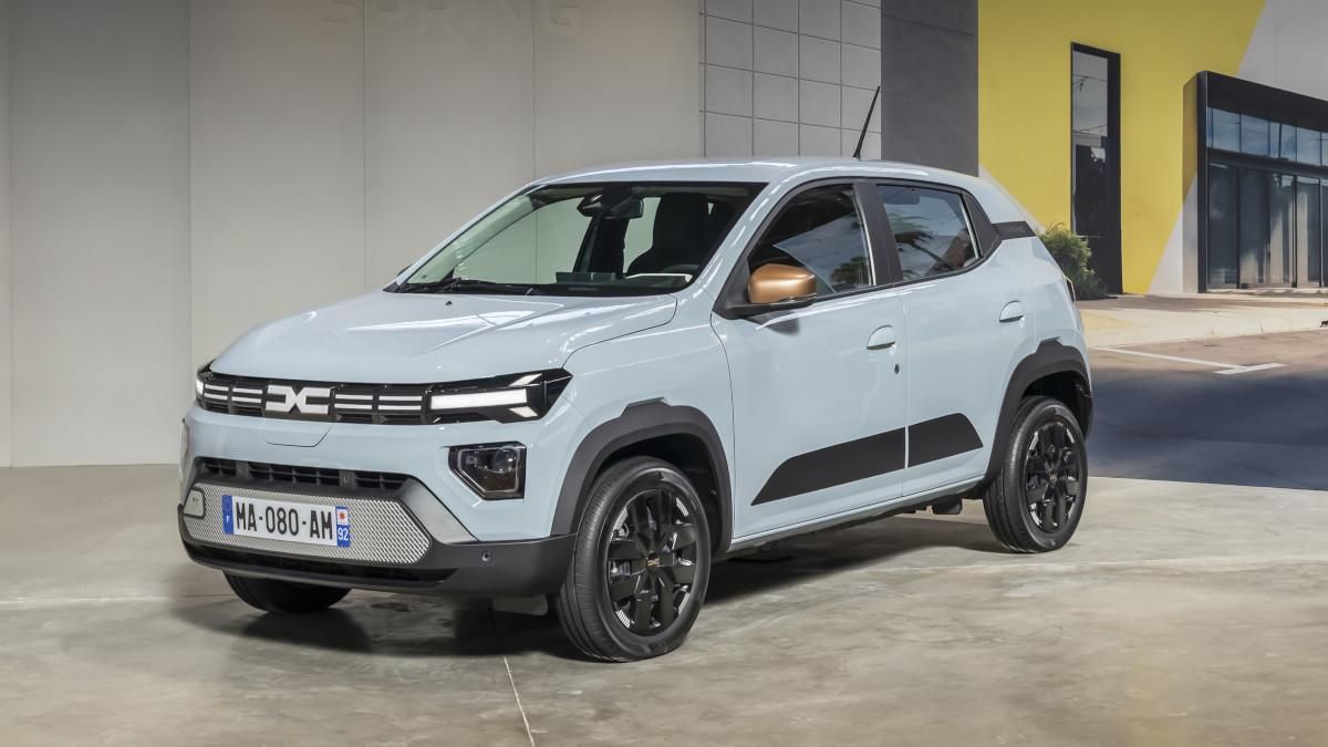 El Dacia Spring sube el nivel, pero no de precio