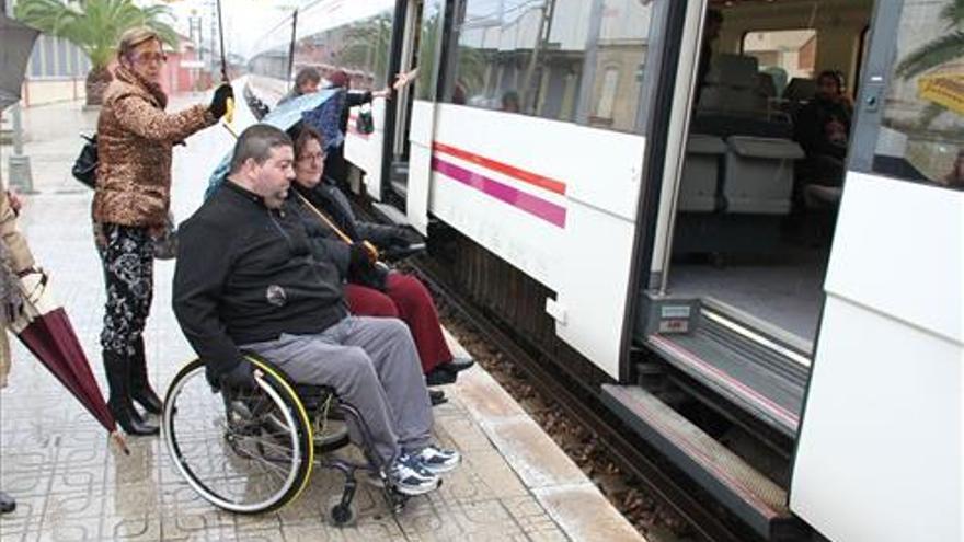 COCEMFE denuncia ante la Fiscalía la falta de accesibilidad de los trenes a discapacitados