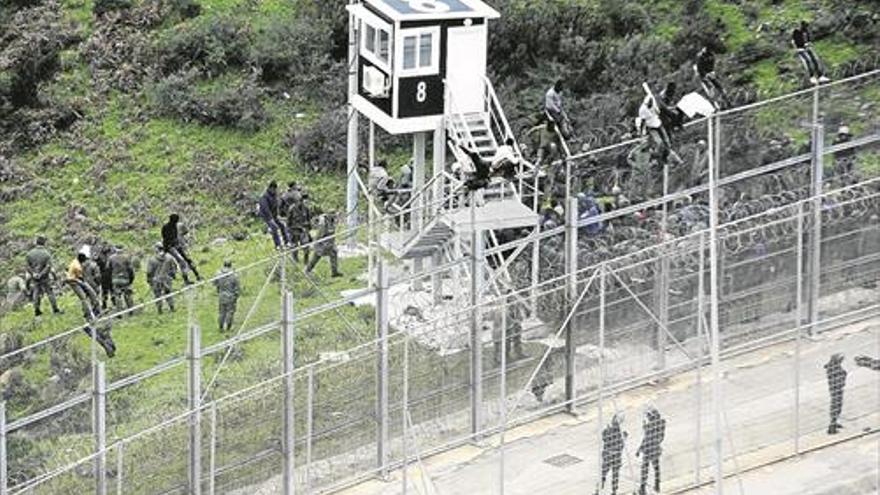 Abogados y oenegés exigen el fin de las devoluciones en caliente