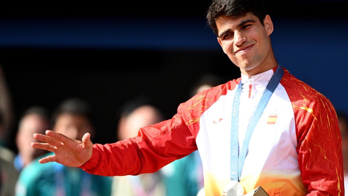 Carlos Alcaraz, con la medalla de plata en París