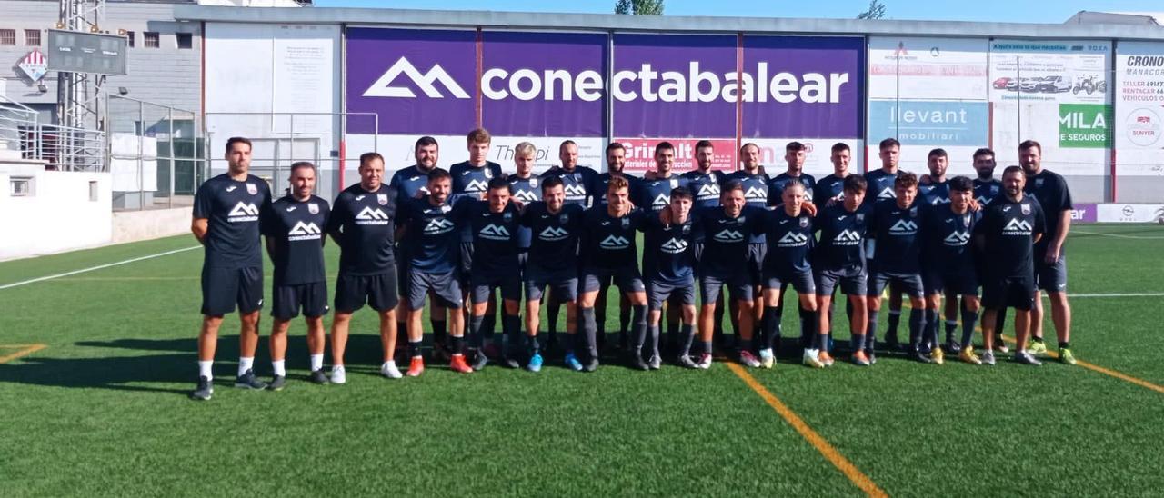 La plantilla del Inter Manacor, debutante esta campaña en Tercera, el día que inició la pretemporada.