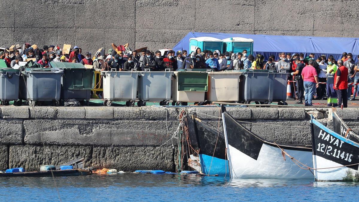 Canarias recibe casi 600 inmigrantes más hasta la mañana del domingo