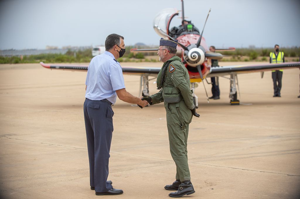 Los dos primeros aviones suizos PC-21 llegan a la AGA