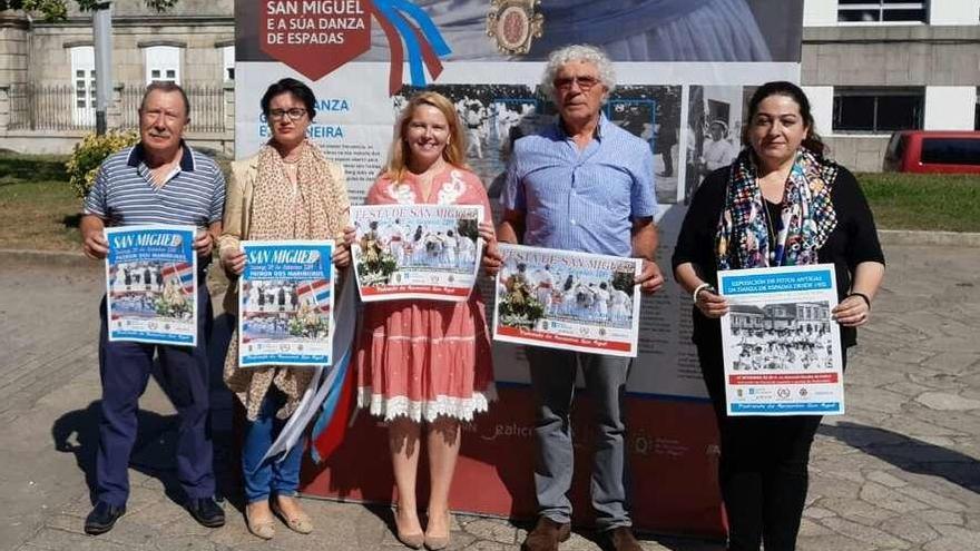 Presentación de la fiesta de San Miguel, ayer en el Parque Eguren de Marín. // Santos Álvarez