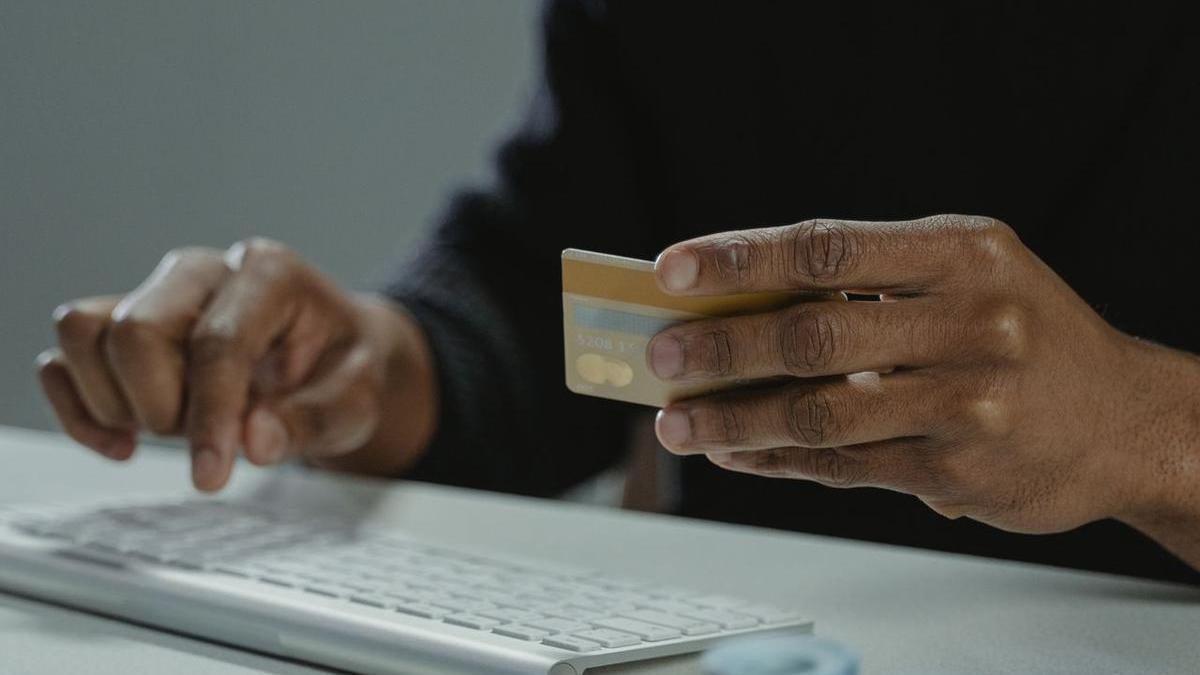 La recomendación ante un ingreso inesperado es no gastarlo, no devolverlo a petición de un desconocido y llamar al banco.